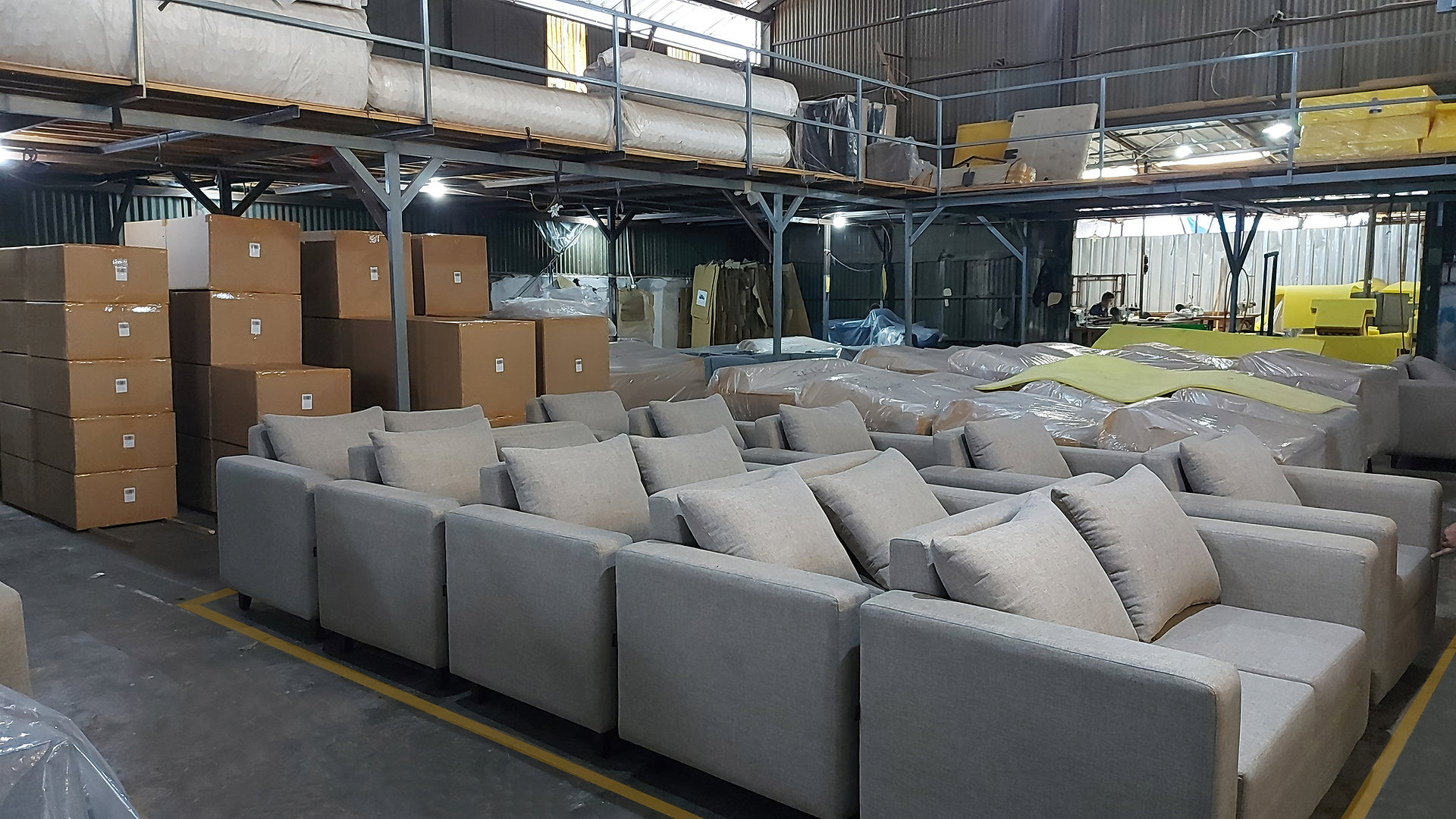Custom deep seating lounge chair manufactured at OEM sofa factory plant